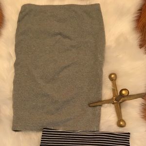 High cut/ tight skirt